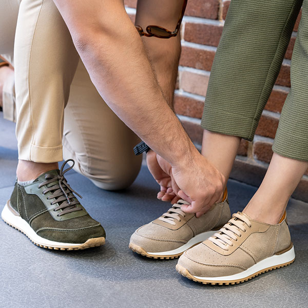 ست کردن کتانی چرم با انواع لباس‌ها